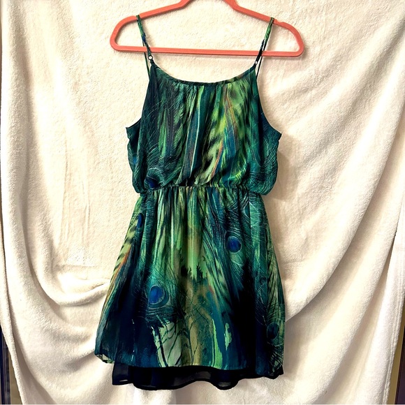 Forever 21- peacock design dress size medium - Picture 2 of 6